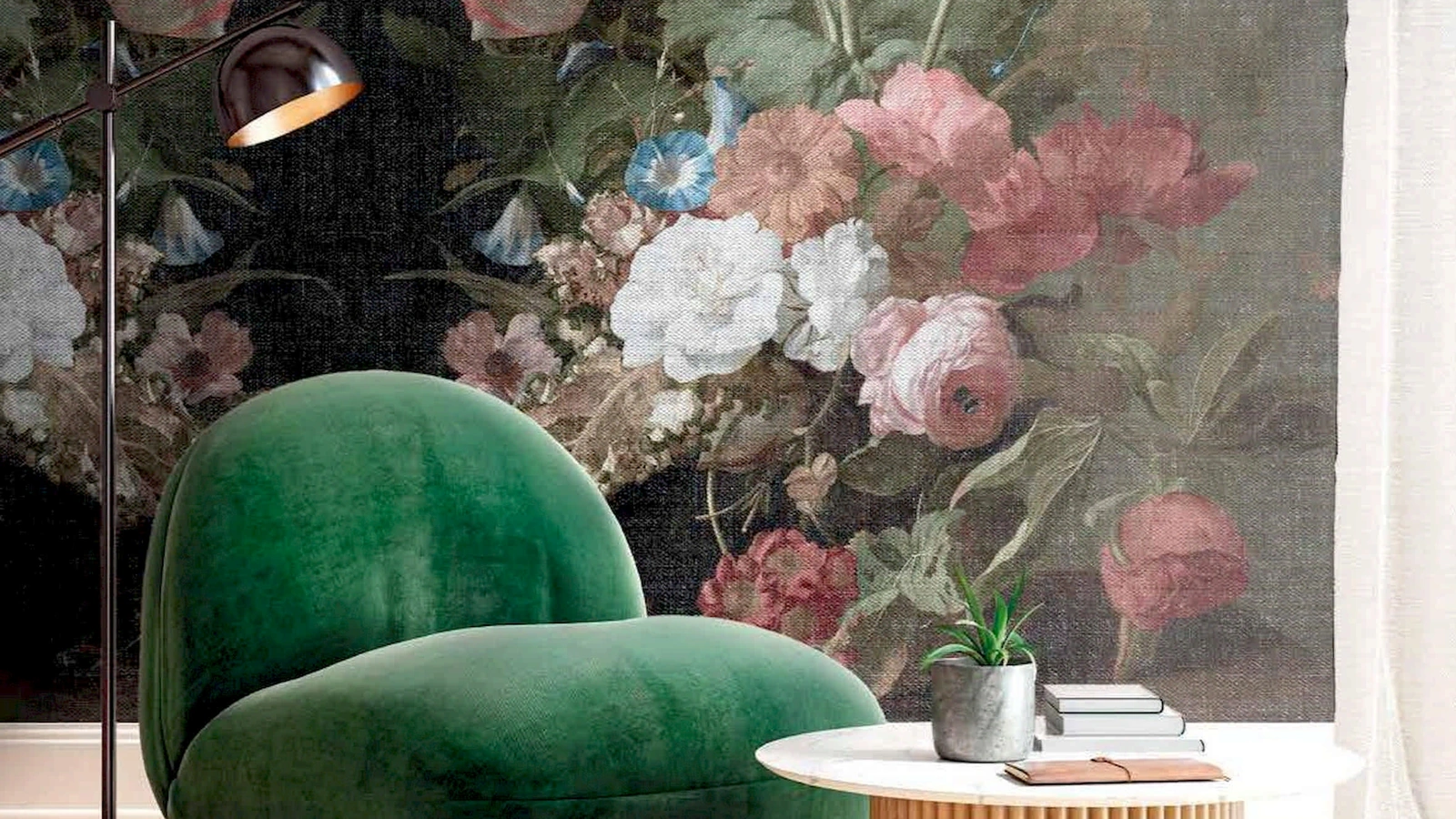 Carta da parati Dark Bloom di Pintdecor