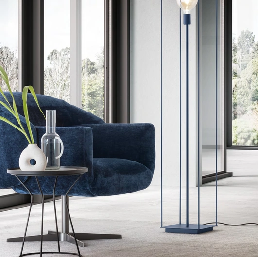 Lampada da terra Link in metallo laccato di Le Comfort