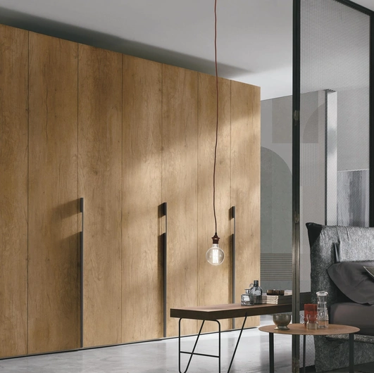 Armadio Liscia con anta battente in materico effetto legno di Tomasella