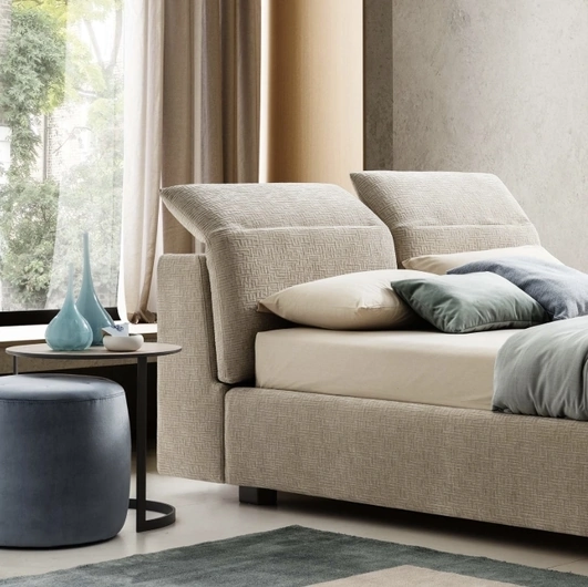 Letto in tessuto imbottito con testiera reclinabile Apollo di Le Comfort