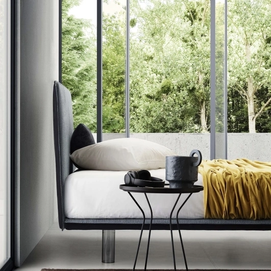 Letto Snap in tessuto con testiera di Le Comfort