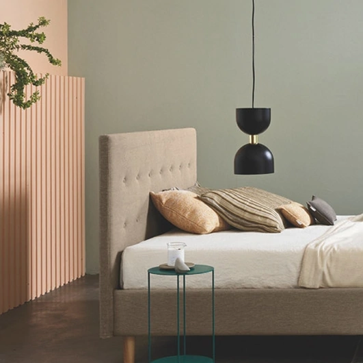 Letto con testiera trapuntata Simplicity More M55 di Dorsal