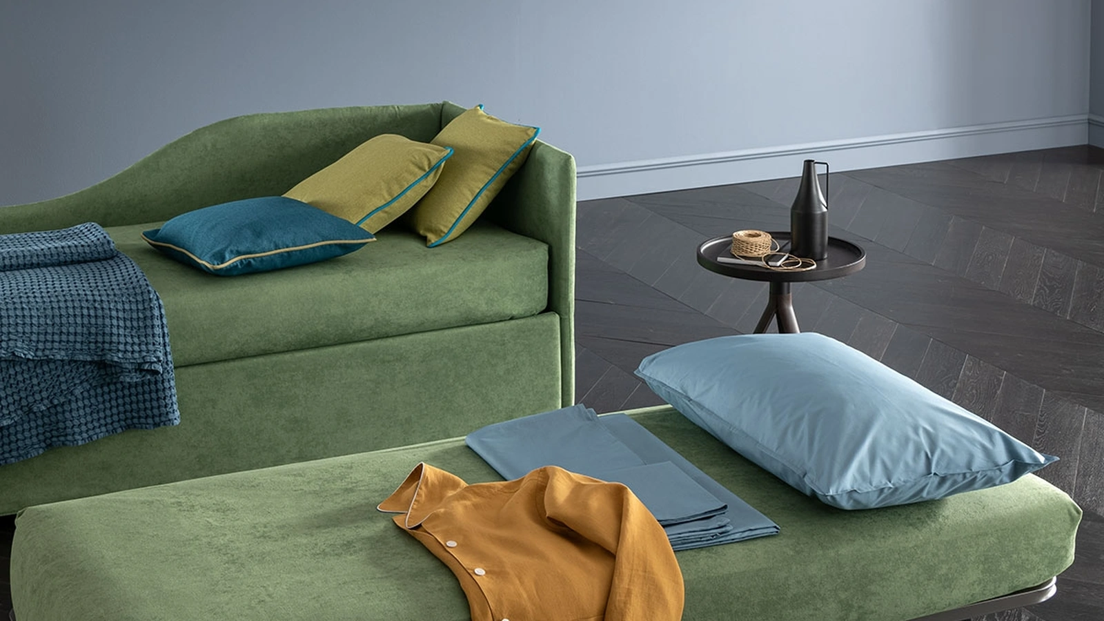 Letto singolo in tessuto Prime Colibrì angolare sagomato di Altrenotti