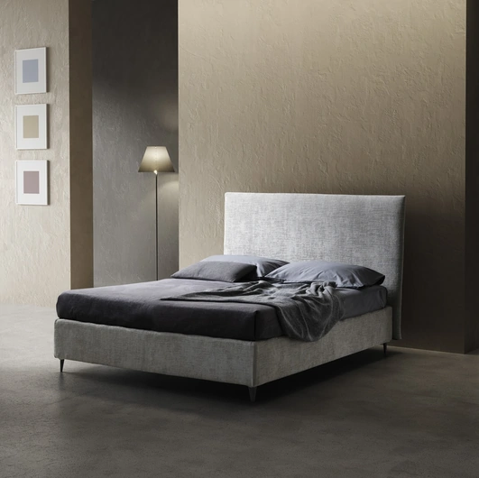 Letto in tessuto con testiera Bella di Stilfar Italia