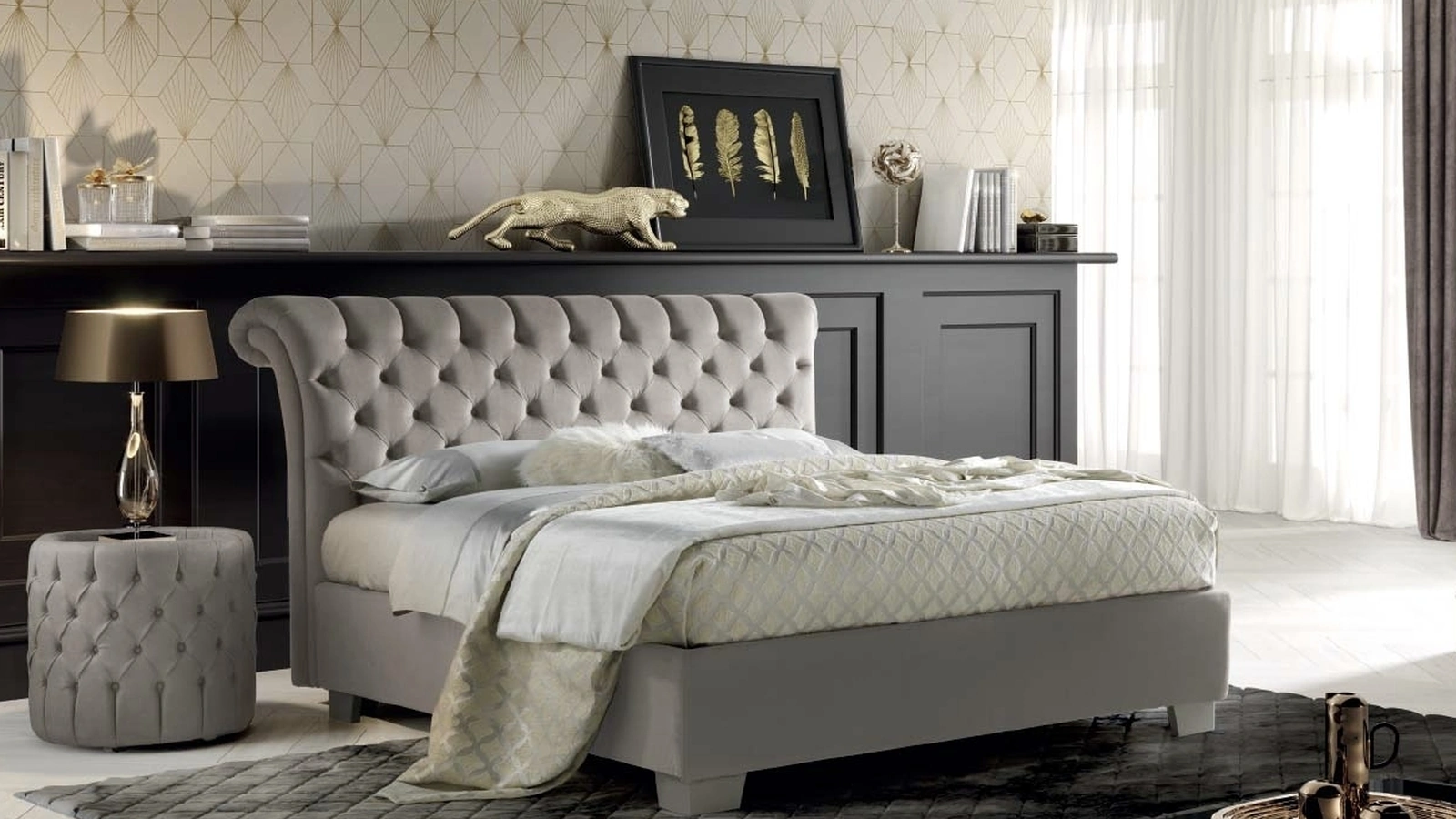 Letto con testiera in tessuto trapuntato Parigi di Stilfar