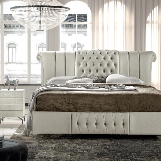 Letto in pelle con testiera Veneziana di Stilfar