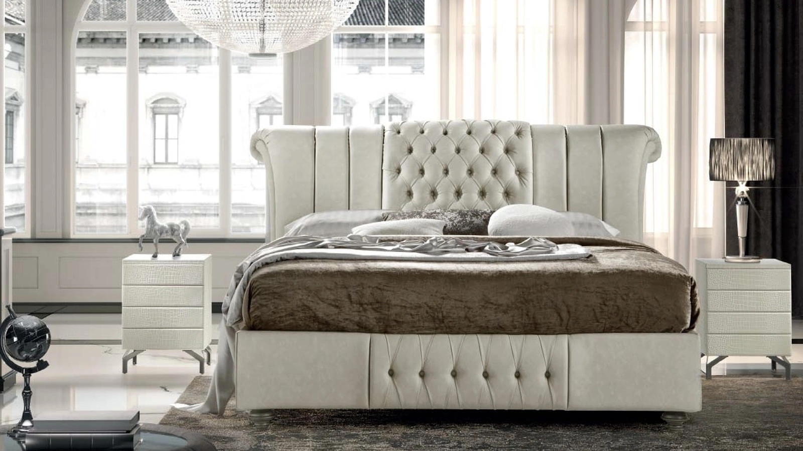 Letto in pelle con testiera Veneziana di Stilfar