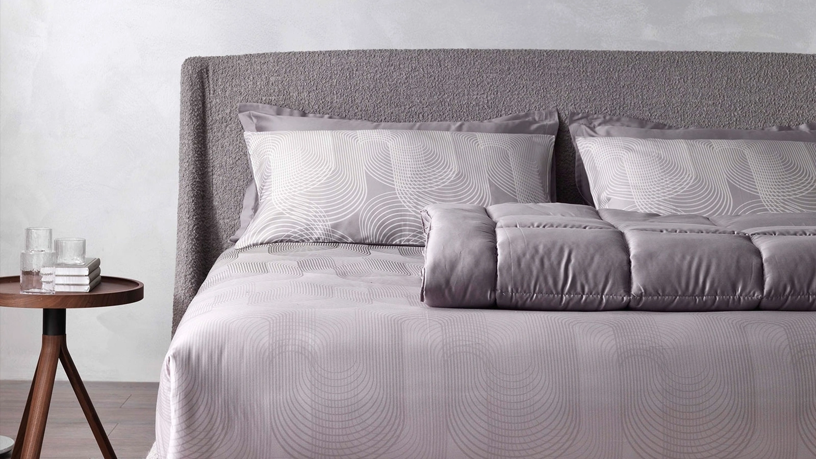 Letto in tessuto con testiera Why Not Camellia di Altrenotti