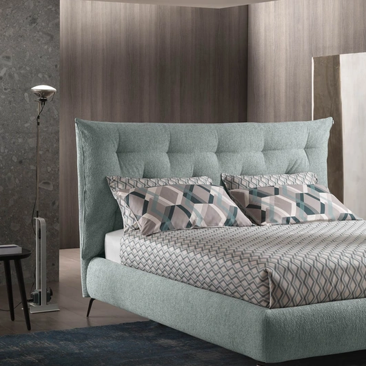 Letto in tessuto con testiera avvolgente Why Not Lily di Altrenotti