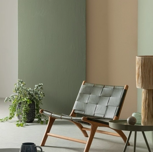 Poltroncina Lounge in pelle e teak Joanna di Bizzotto