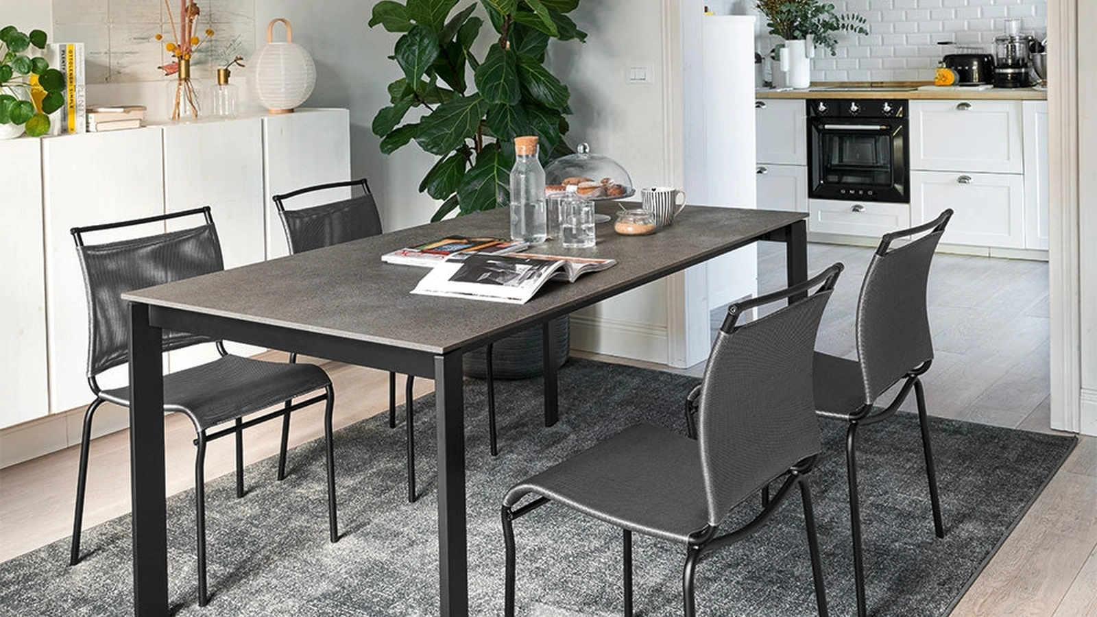 Sedia in metallo e tessuto Air di Connubia