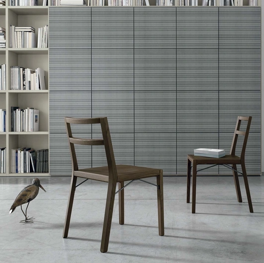 Sedia Bea in legno di rovere moka di Tomasella