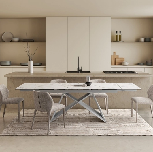 Sedia Libby completamente rivestita in tessuto di Bizzotto