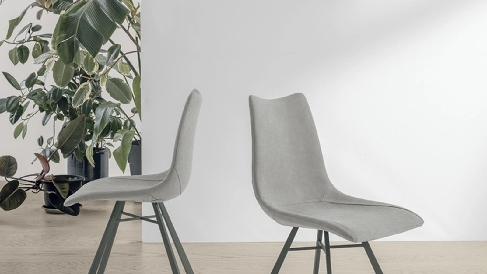 Sedia Maiorca in morbida microfibra effetto velluto di Target Point