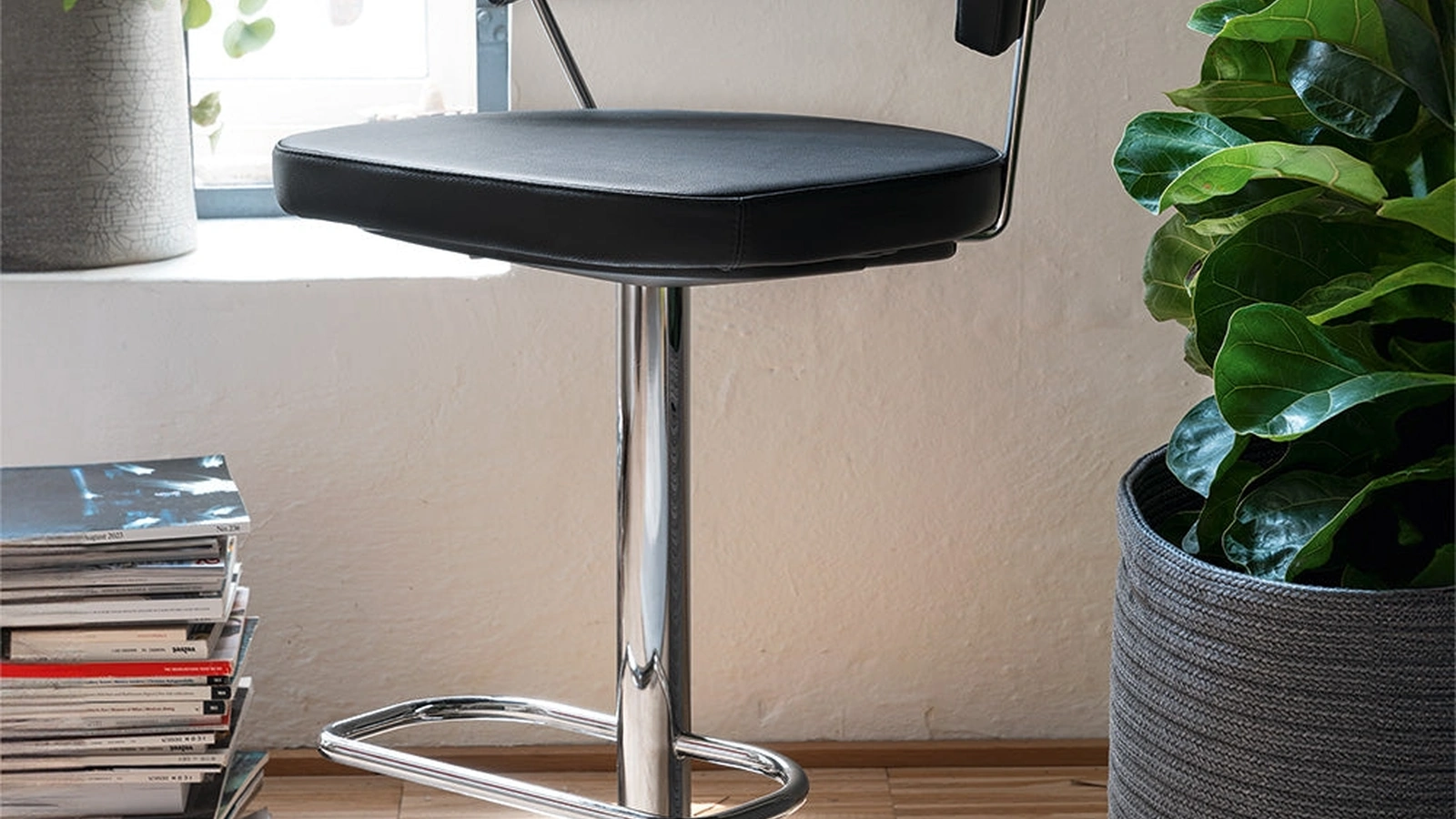 Sgabello regolabile in altezza New York di Connubia