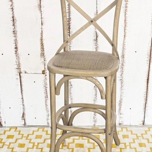 Sgabello in legno Cross di Bizzotto