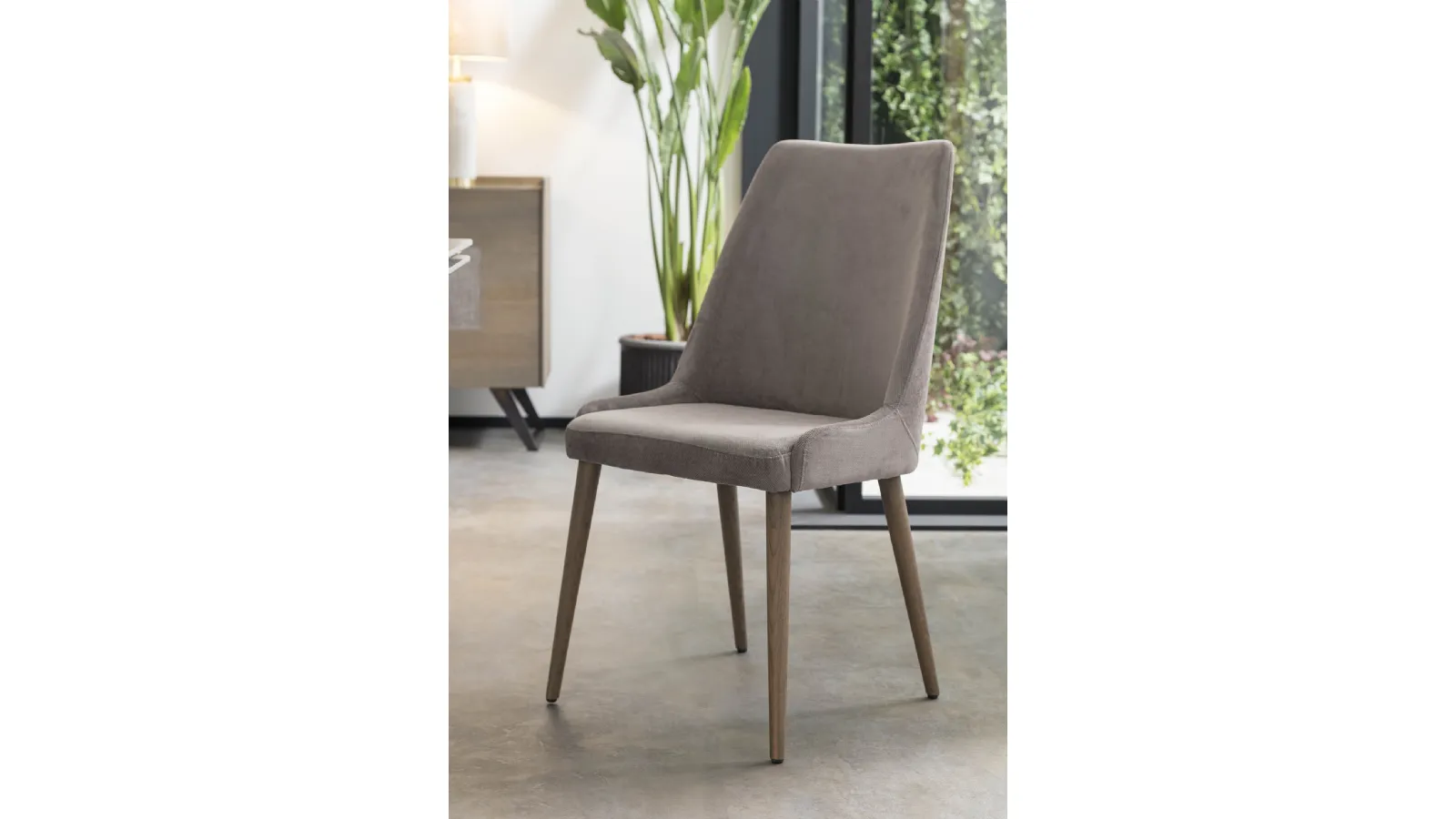 Sedia Zoe in tessuto imbottito di Alta Corte