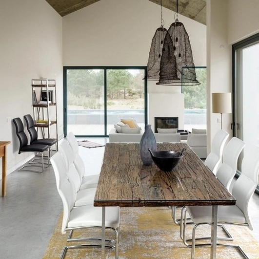 Tavolo Stanton con top in legno riciclato e vetro di Bizzotto