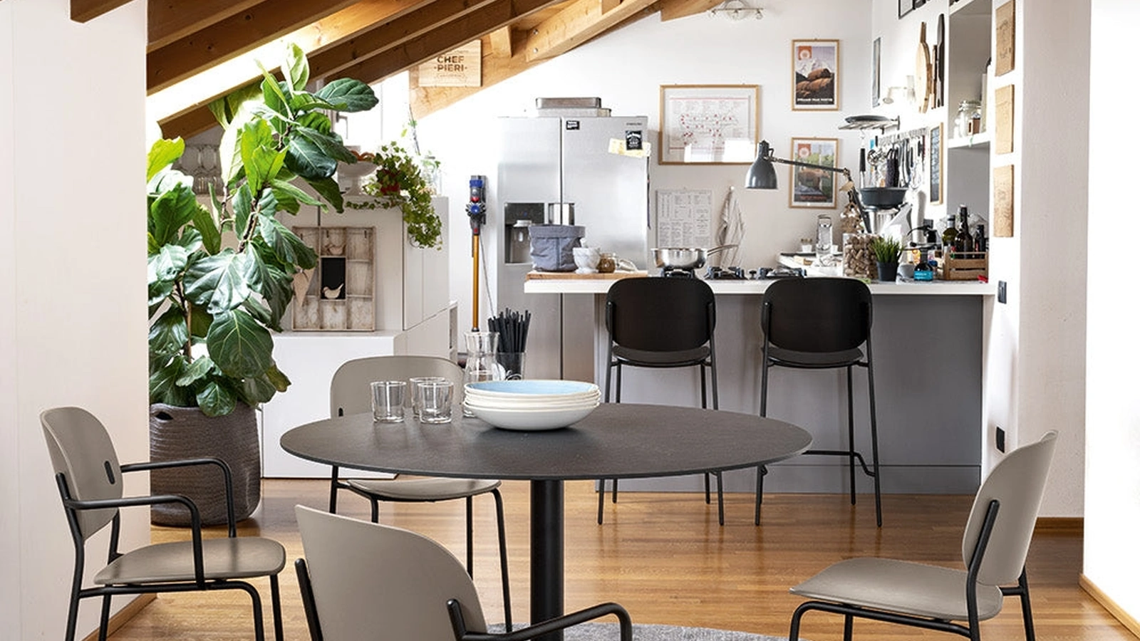 Tavolo rotondo Cocktail di Connubia