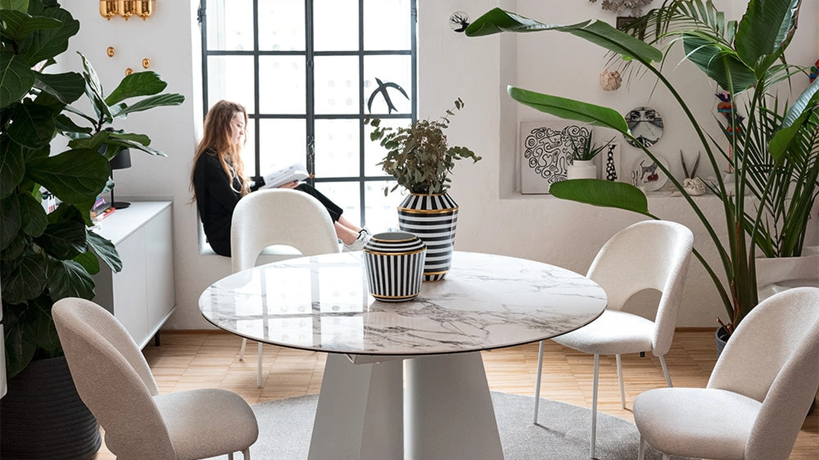 Tavolo rotondo in ceramica Orion di Connubia