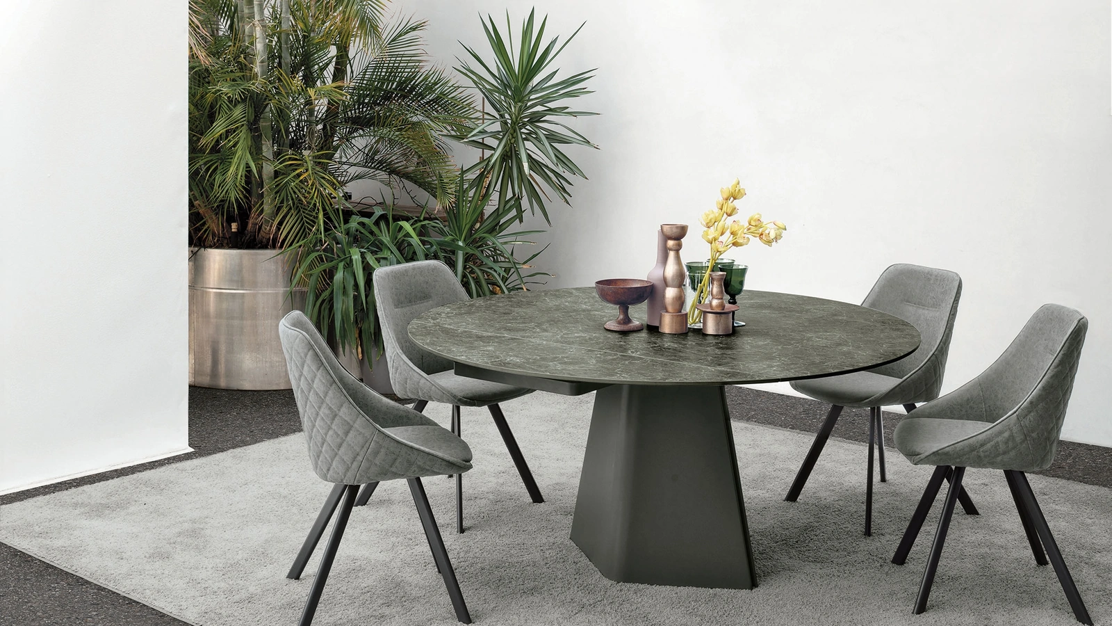 Tavolo rotondo allungabile Tay in gres porcellanato e metallo di Target Point