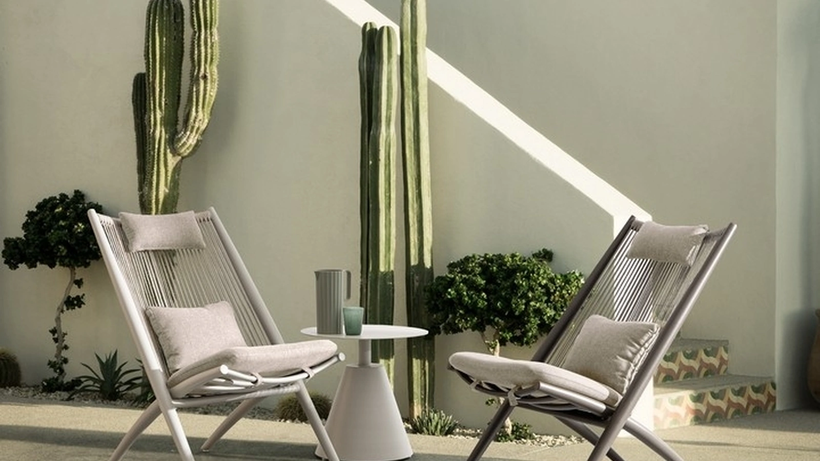 Poltroncina e Tavolino Aloha in tessuto e alluminio di BizzottoPoltroncina e Tavolino Aloha in tessuto e alluminio di Bizzotto