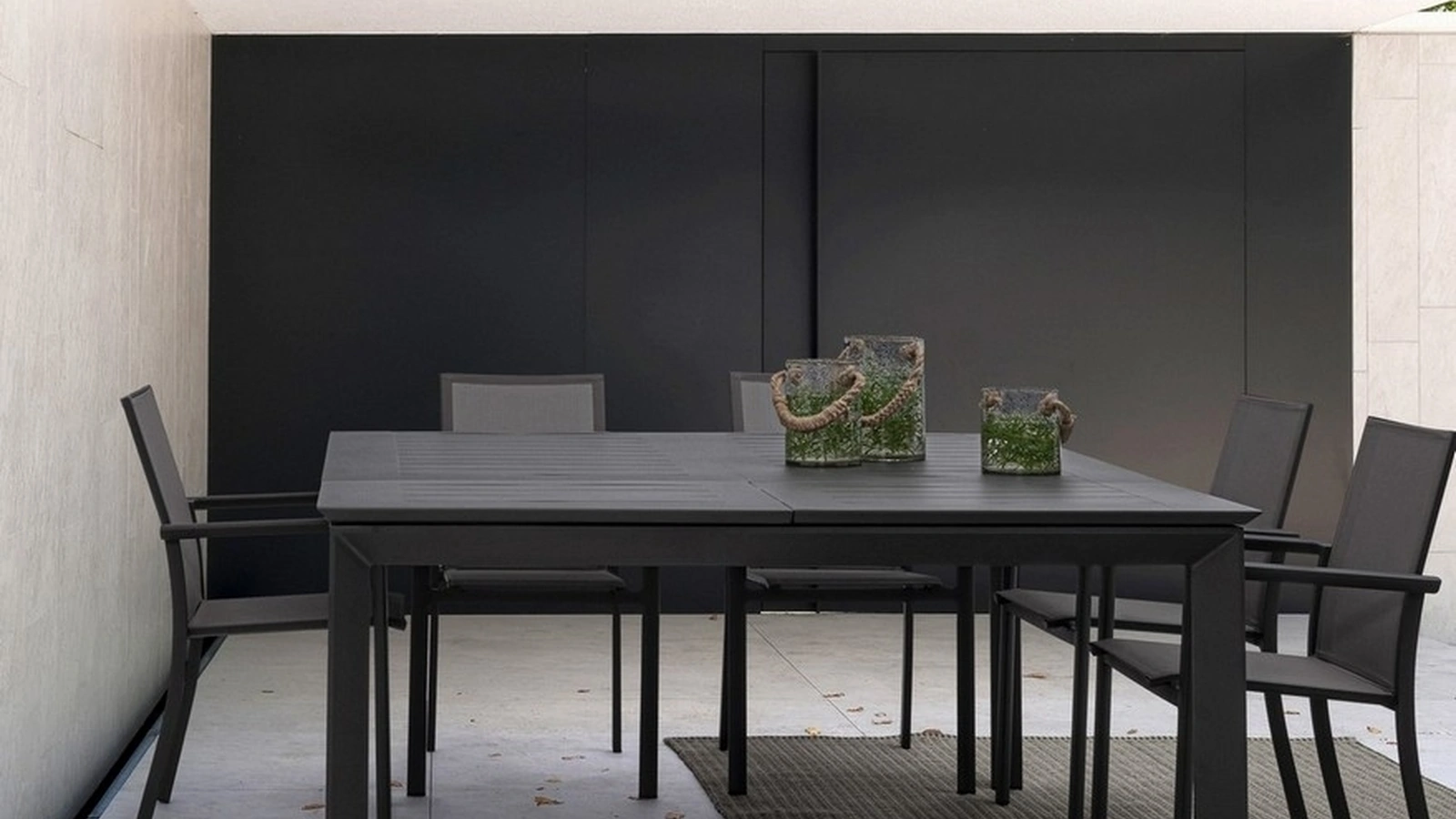 Tavolo quadrato Konnor in alluminio di Bizzotto