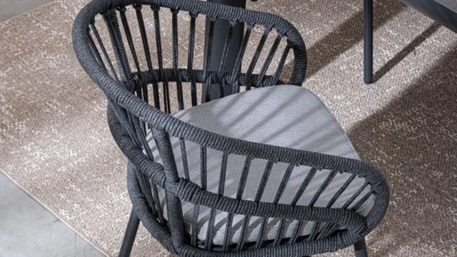 Sedia in corda e alluminio Odivelas di Bizzotto