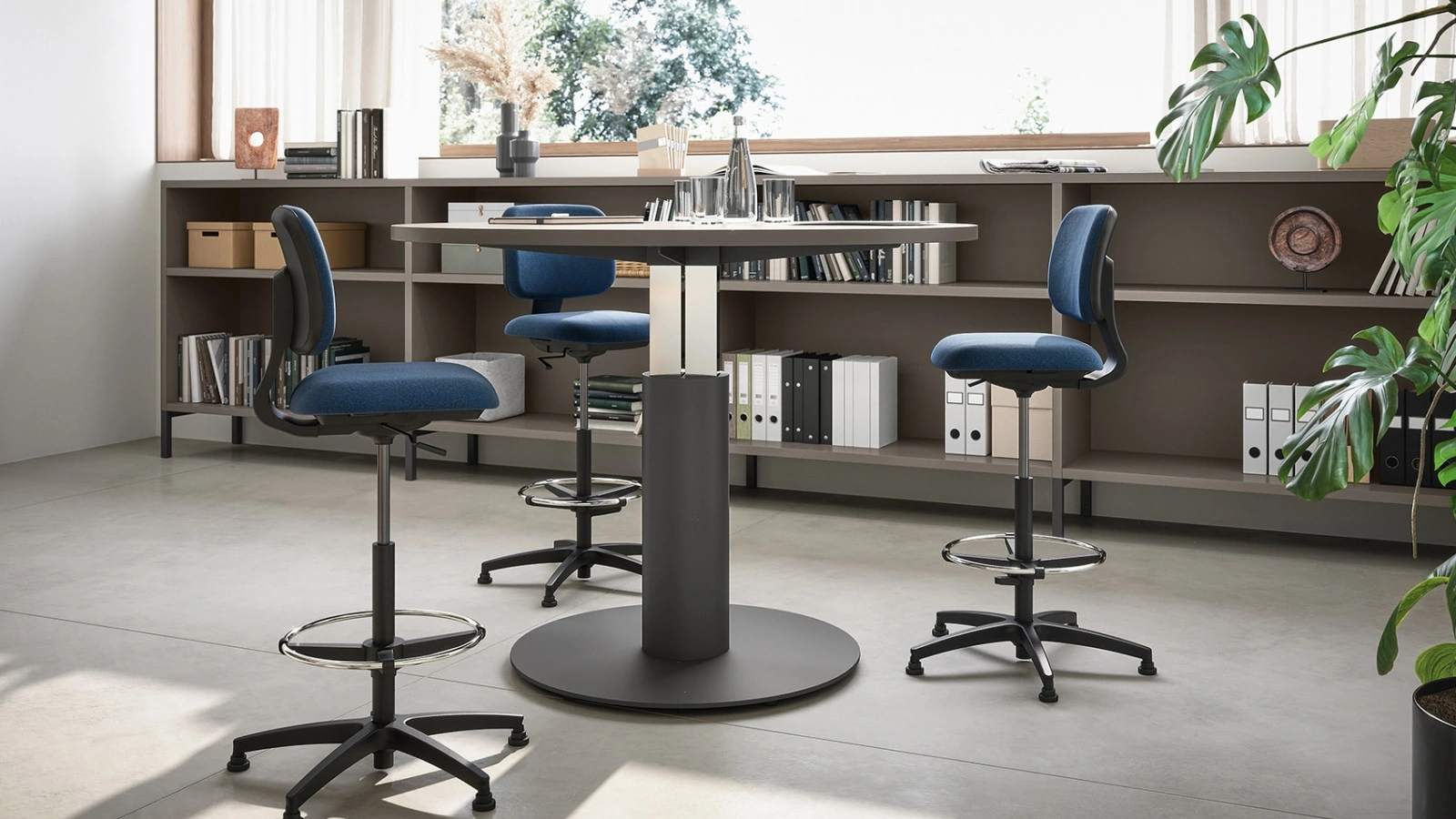 Sgabello Ospiti su ruote Helsinki di Cinquanta3